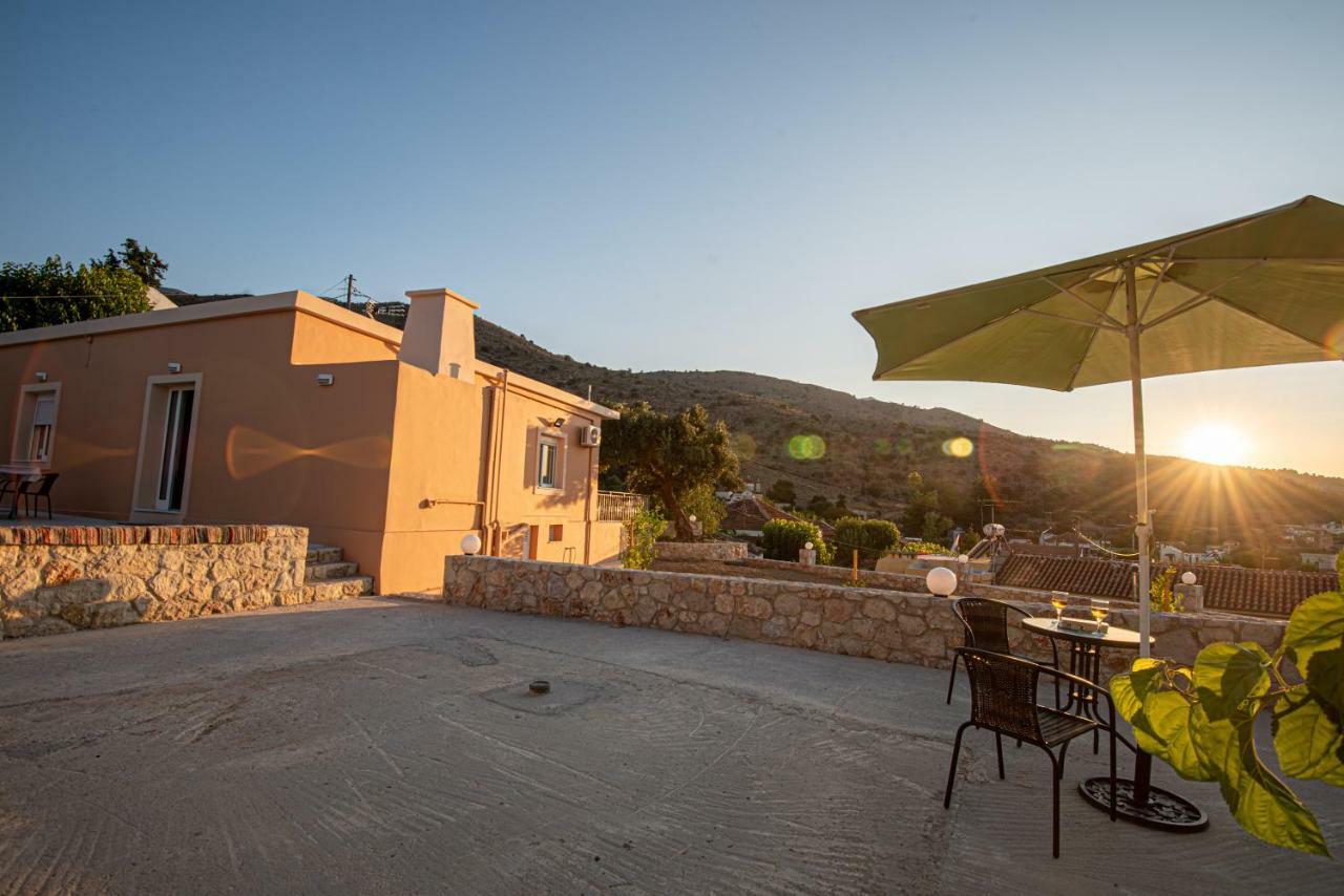 Panorama Country Residence Tzitzifes Bagian luar foto