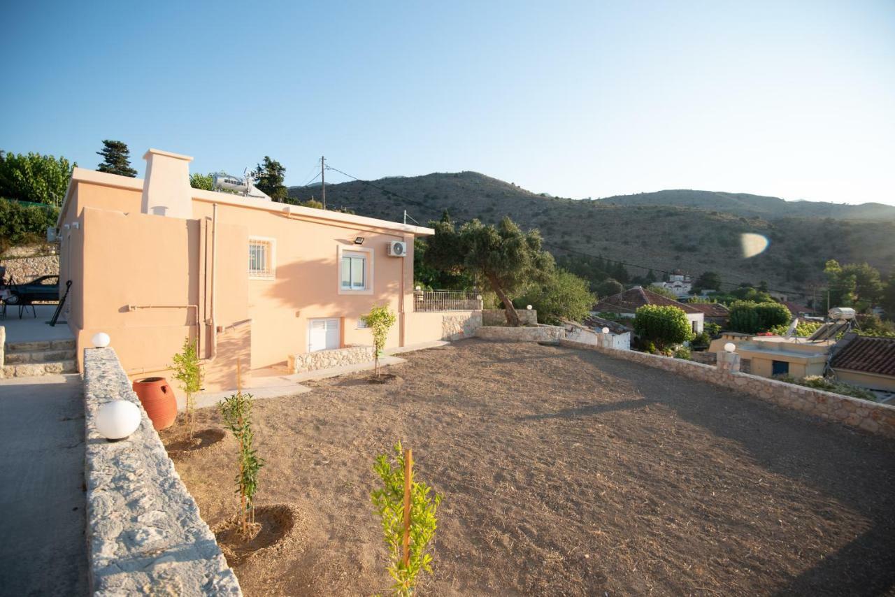 Panorama Country Residence Tzitzifes Bagian luar foto